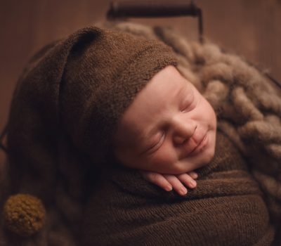 Newborn photography in brown colors