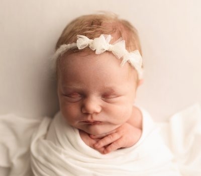 Affordable  newborn photo session in Richmond